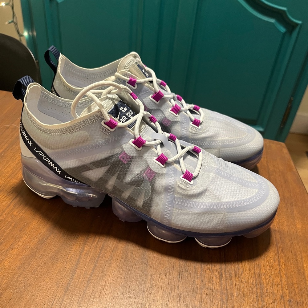 Nike Women's Sz 10 Vapormax Grey/Purple Sneakers Athletic Shoes